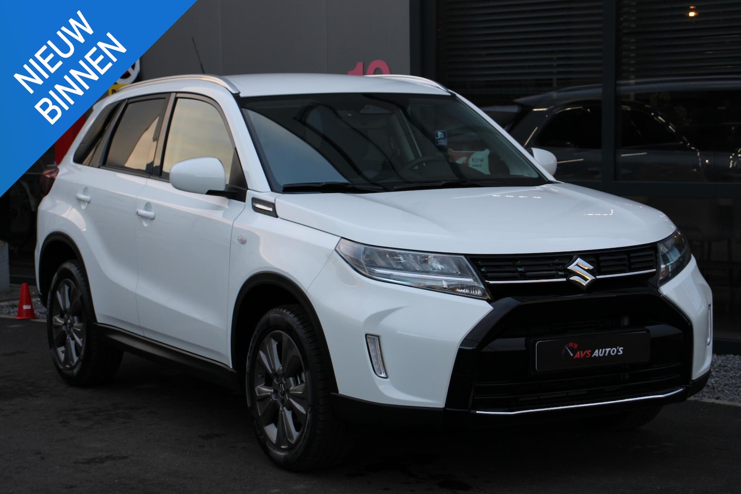 Suzuki Vitara - 1.5 HYB COMFORT-AGS, CARPLAY, CAMERA - AutoWereld.nl