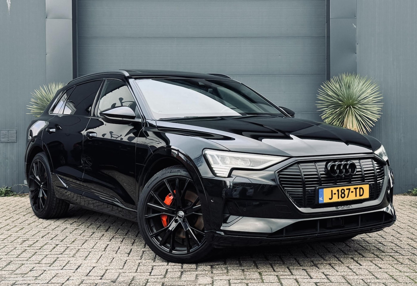 Audi e-tron - e-tron 55 quattro advanced 95 kWh - AutoWereld.nl