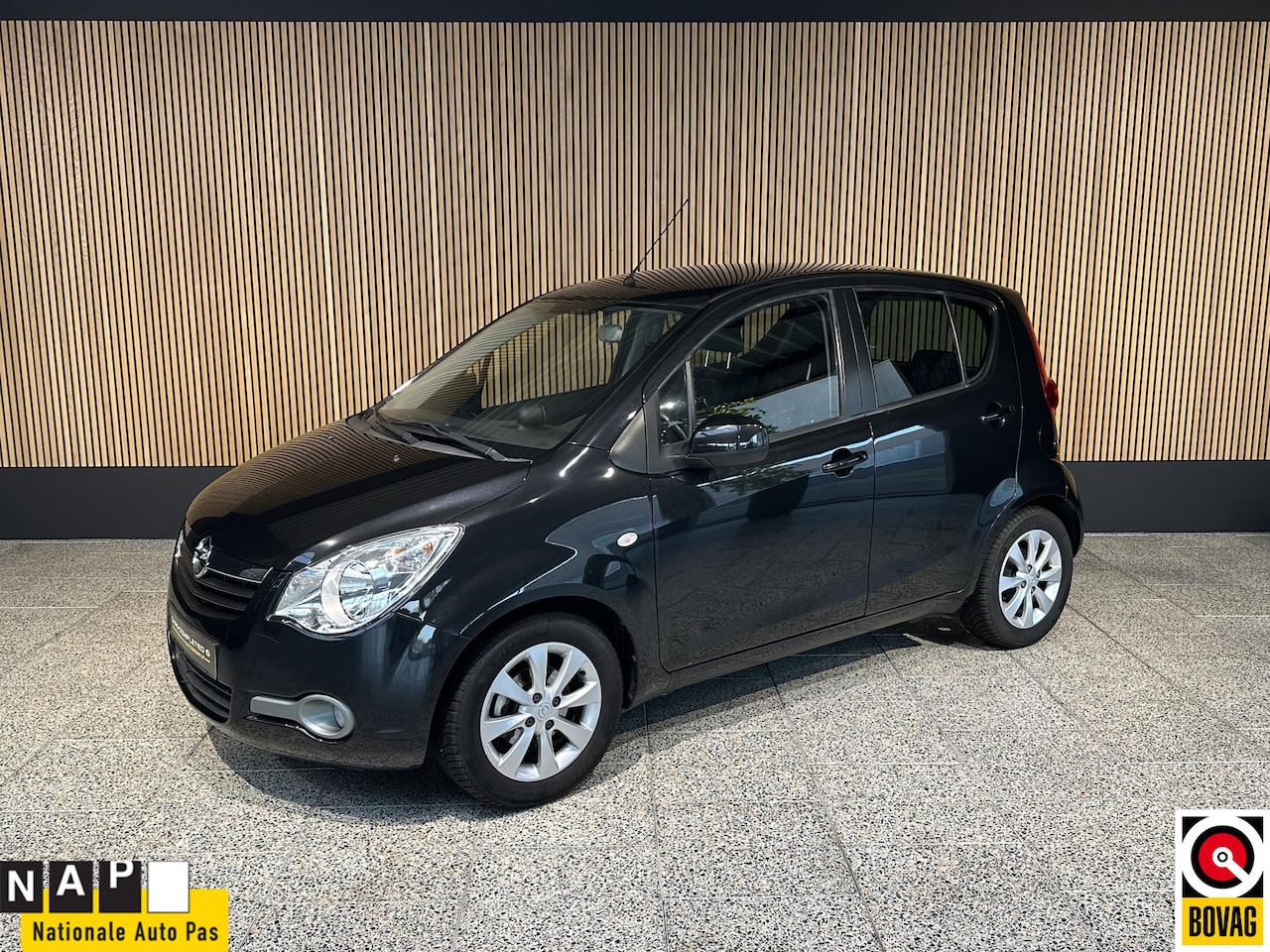 Opel Agila - 1.2 Edition NL auto | Stoelverwarming | Trekhaak - AutoWereld.nl