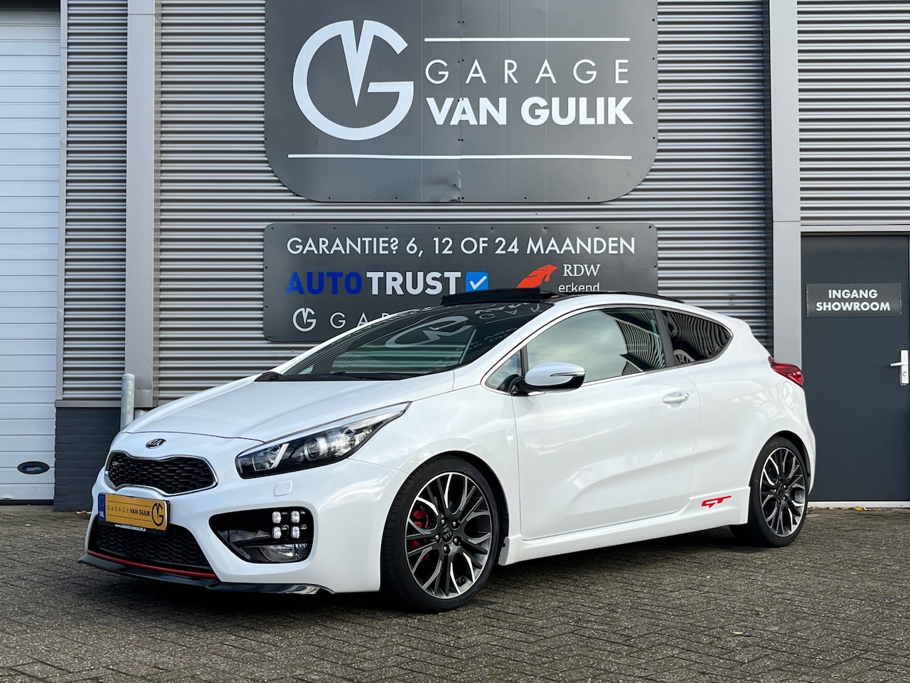 Kia Cee'd - 1.6 GT 204PK PanoDak,Navi,Clima,Cruise,Isofix,Bluetooth,Stoel+StuurVerwarming,ElektrRamen+ - AutoWereld.nl