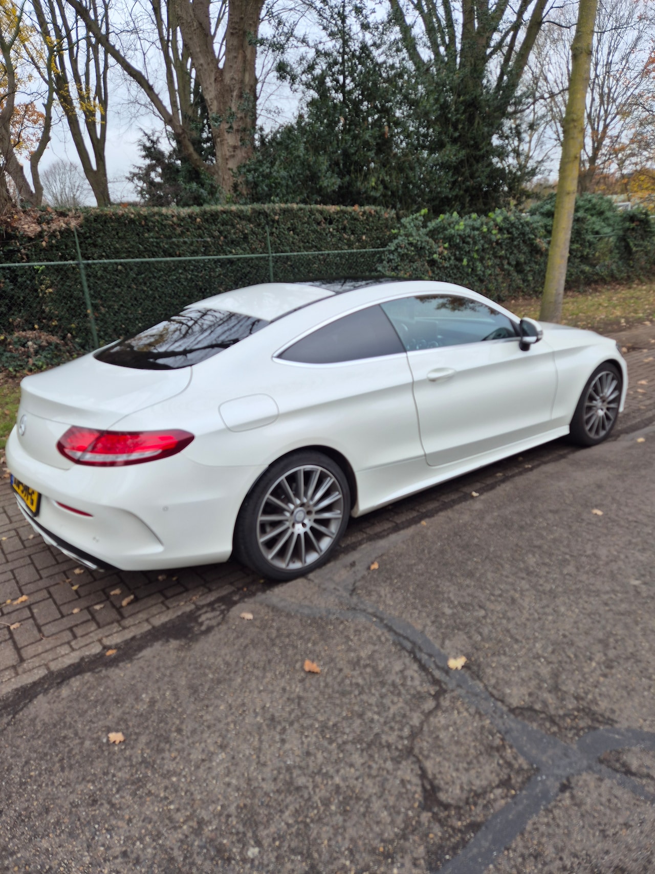 Mercedes-Benz C-klasse Coupé - 180 Ambition PANORAMADAK,BURMESTER GELUIDSYSTEEM,PERFECT ONDERHOUDEN - AutoWereld.nl