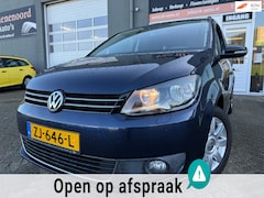 Volkswagen Touran - 1.4 TSI Highline 6 bak en met parkeersensoren en trekhaak en navigaite