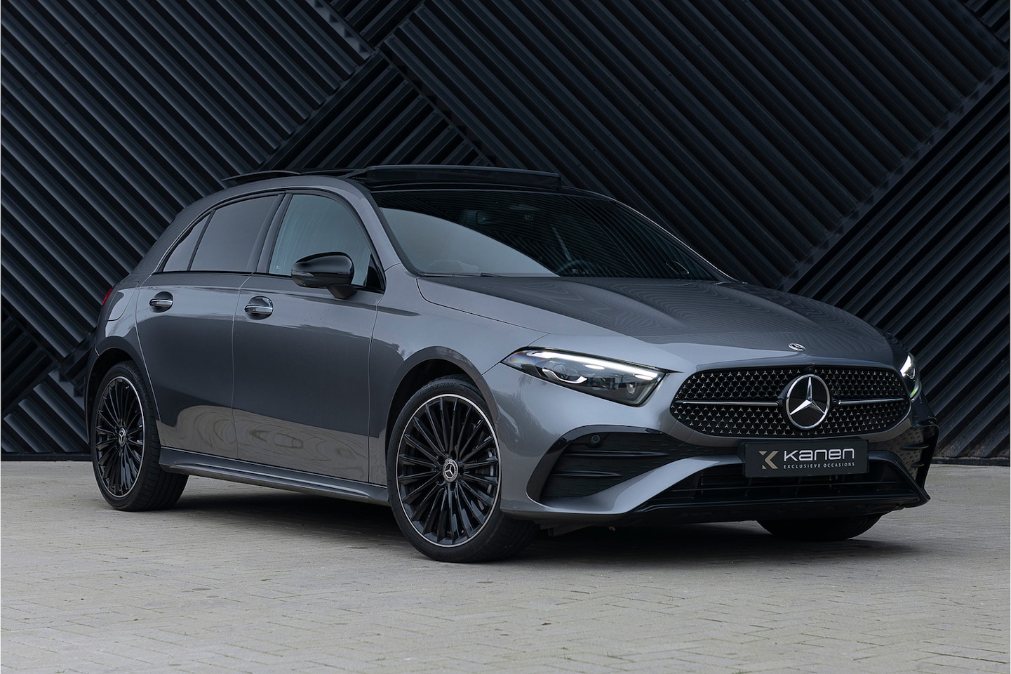 Mercedes-Benz A-klasse - 250 e AMG ACC Pano Memory IHC+ 360 Ambient Head Up Nightpakket - AutoWereld.nl
