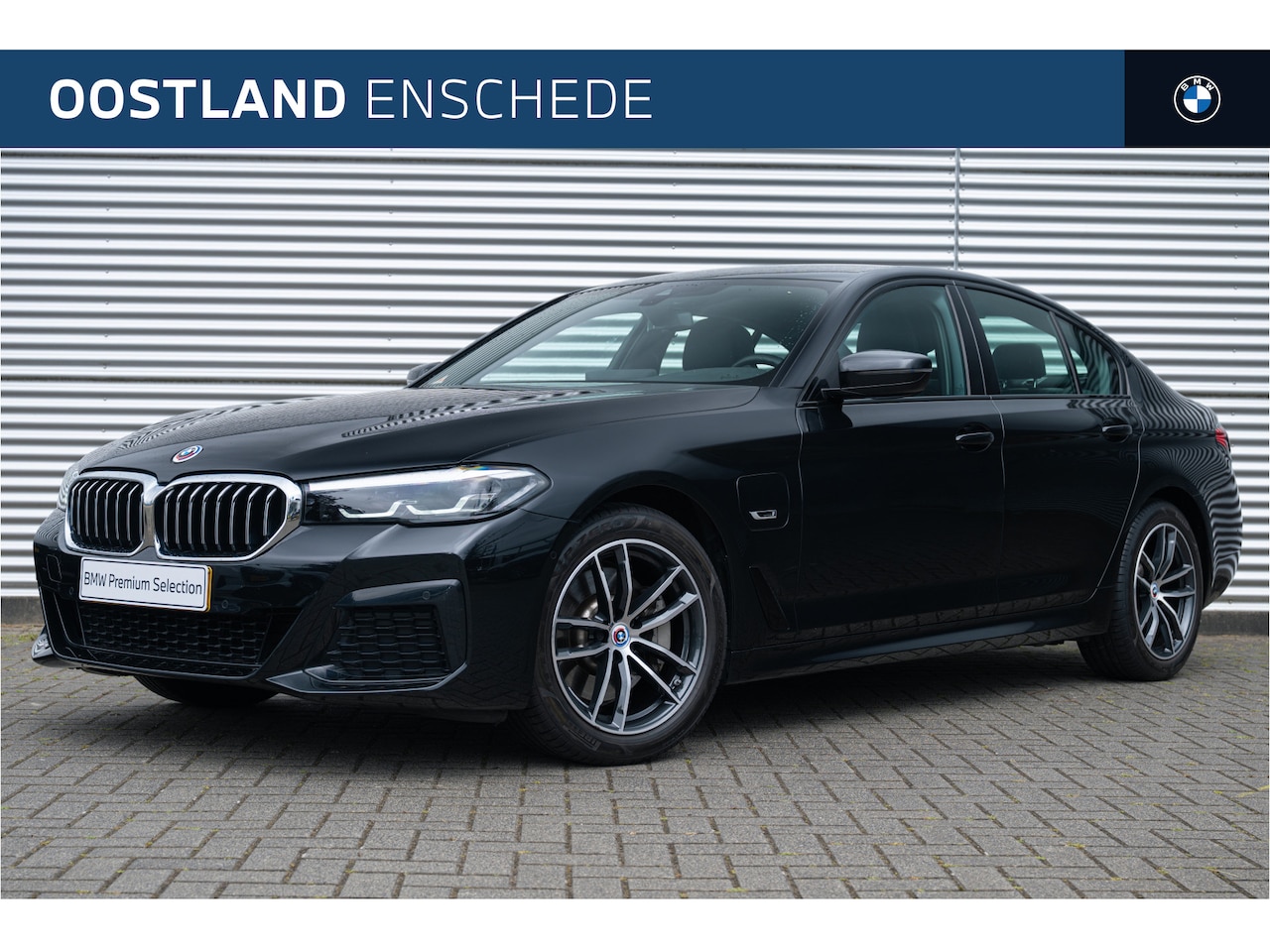 BMW 5-serie - 530e High Executive M Sport Automaat / Stoelverwarming / Comfortstoelen / Live Cockpit Pro - AutoWereld.nl