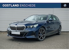 BMW 5-serie Touring - 550e xDrive M Sport Automaat / Panoramadak / Trekhaak / Adaptief onderstel professional /