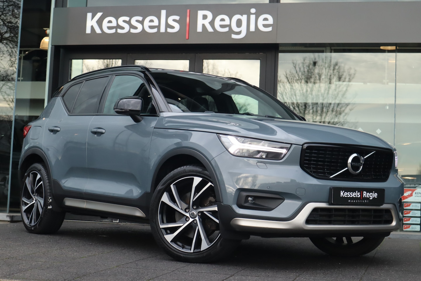 Volvo XC40 - 1.5 T5 Recharge R-Design Pano H&K ACC Keyless Bliss Stuur/Stoelverwarming - AutoWereld.nl