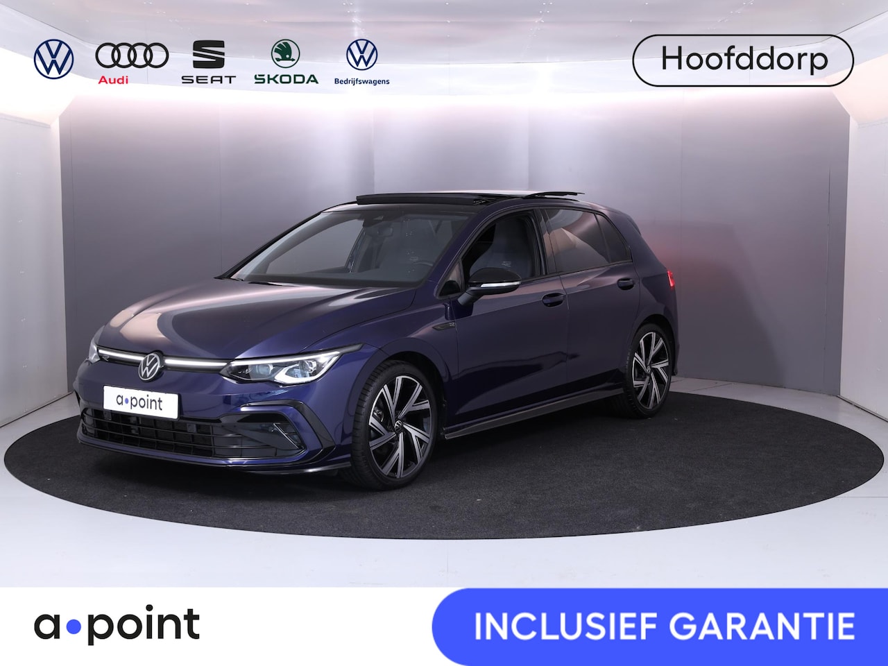 Volkswagen Golf - 1.5 eTSI R-Line 150 pk Automaat (DSG) | Navigatie | Panoramadak | Parkeersensoren | Achter - AutoWereld.nl