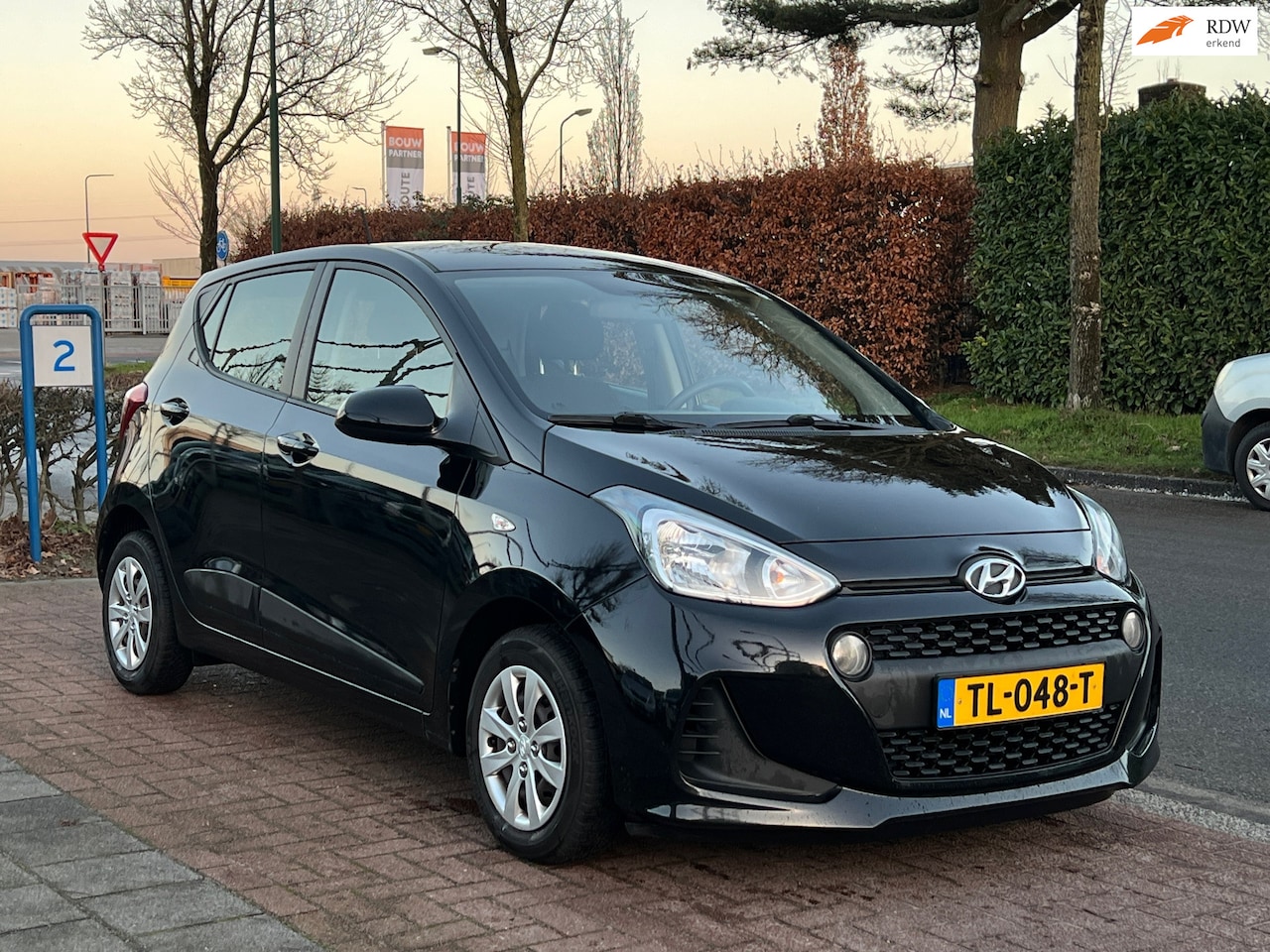 Hyundai i10 - 1.0i Comfort *Navi| 5Drs - AutoWereld.nl