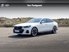 BMW 5-serie - Sedan 550e xDrive | M Sport Pro | Glazen Panoramadak | Bowers & Wilkins | Stoelventilatie