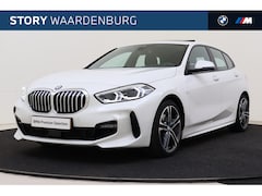 BMW 1-serie - 118i M Sport Automaat / Panoramadak / Sportstoelen / Achteruitrijcamera / LED / M Sportond