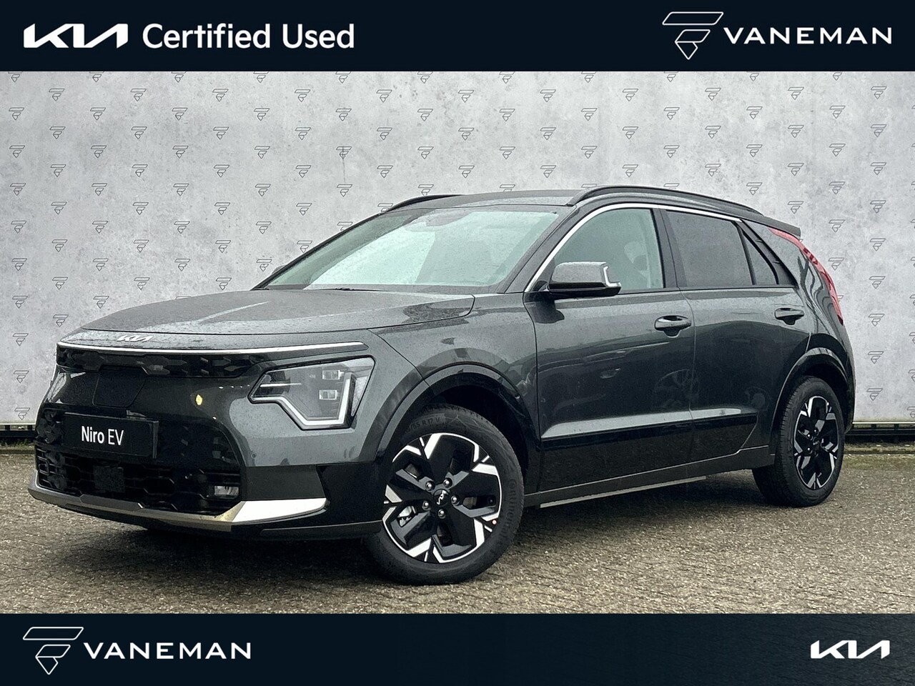 Kia Niro EV - Edition Advanced 64.8 kWh Automaat | Stoel & Stuurverwarming | Leder | Kanteldak | Camera - AutoWereld.nl