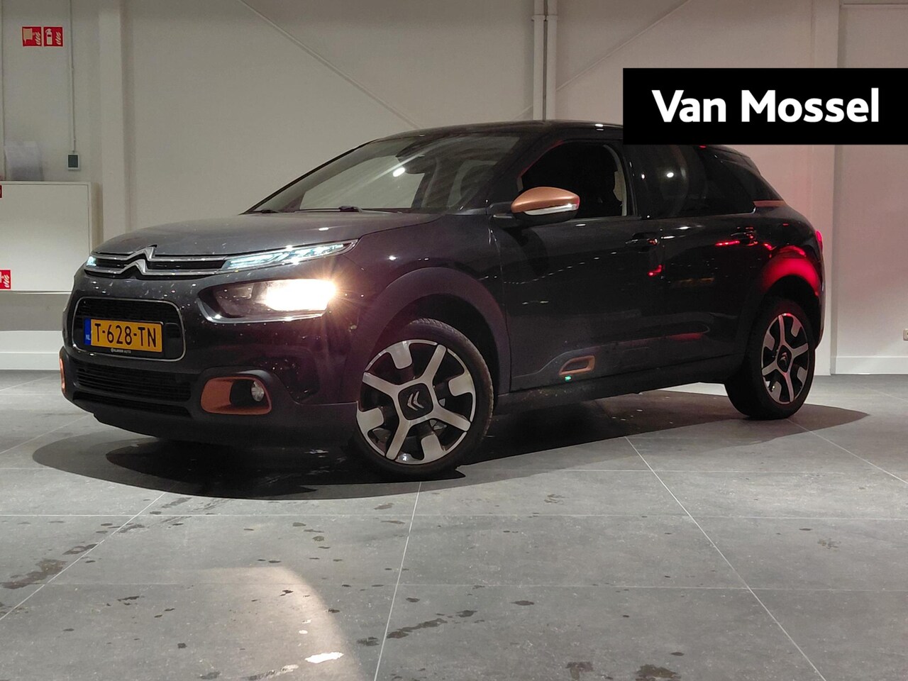 Citroën C4 Cactus - 1.2 130PK Shine Plus | AUTOMAAT | CRUISE CONTROL | NAVIGATIE | CAMERA | APPLE CARPLAY/ANDR - AutoWereld.nl