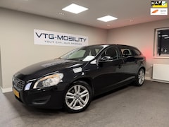 Volvo V60 - 1.6 T3 Kinetic Navi|ClimateControl|PDC A|Dealer Onderhouden|APK 05-2026