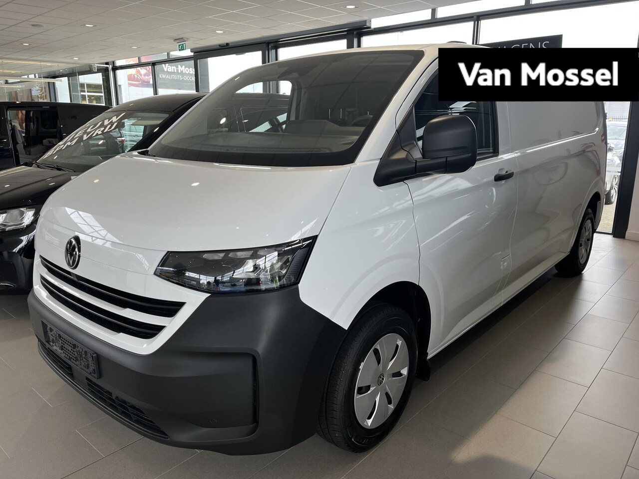 Volkswagen e-Transporter - L2H1 Life 218 pk | Airco | Trekhaak | Multifunctioneel stuur | Cruise control | UIT VOORRA - AutoWereld.nl