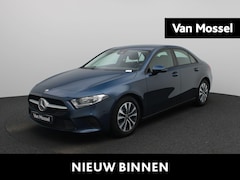 Mercedes-Benz A-klasse - 180 | APPLE CARPLAY | NAVIGATIE | STOELVERWARMING | BLEUTOOTH | ACHTERUITRIJCAMERA |