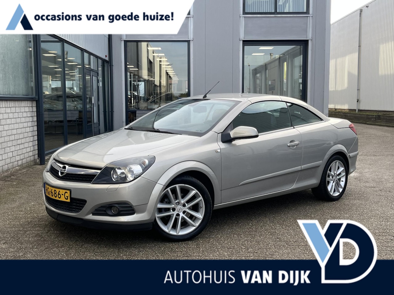 Opel Astra TwinTop - 1.8 Enjoy | 2e Eigenaar/Airco/CruiseControl/Stoelverw./17"/PDC Achter - AutoWereld.nl