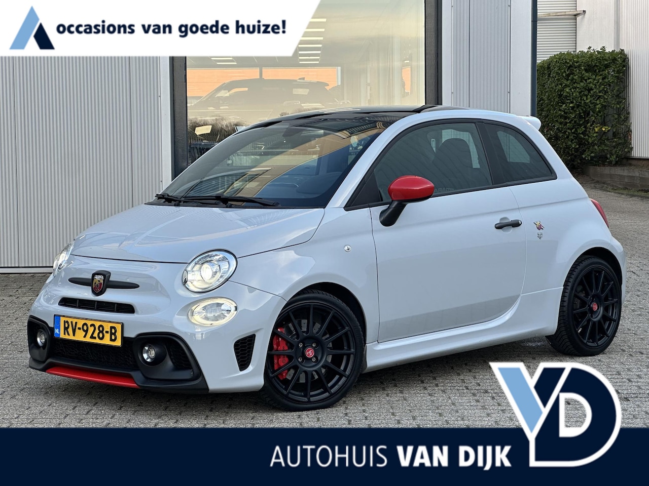 Fiat 500 Abarth - 1.4 T-Jet 180pk Competizione | NL-auto/Pano-schuifdak/17-inch/Navigatie/Bi-Xenon - AutoWereld.nl
