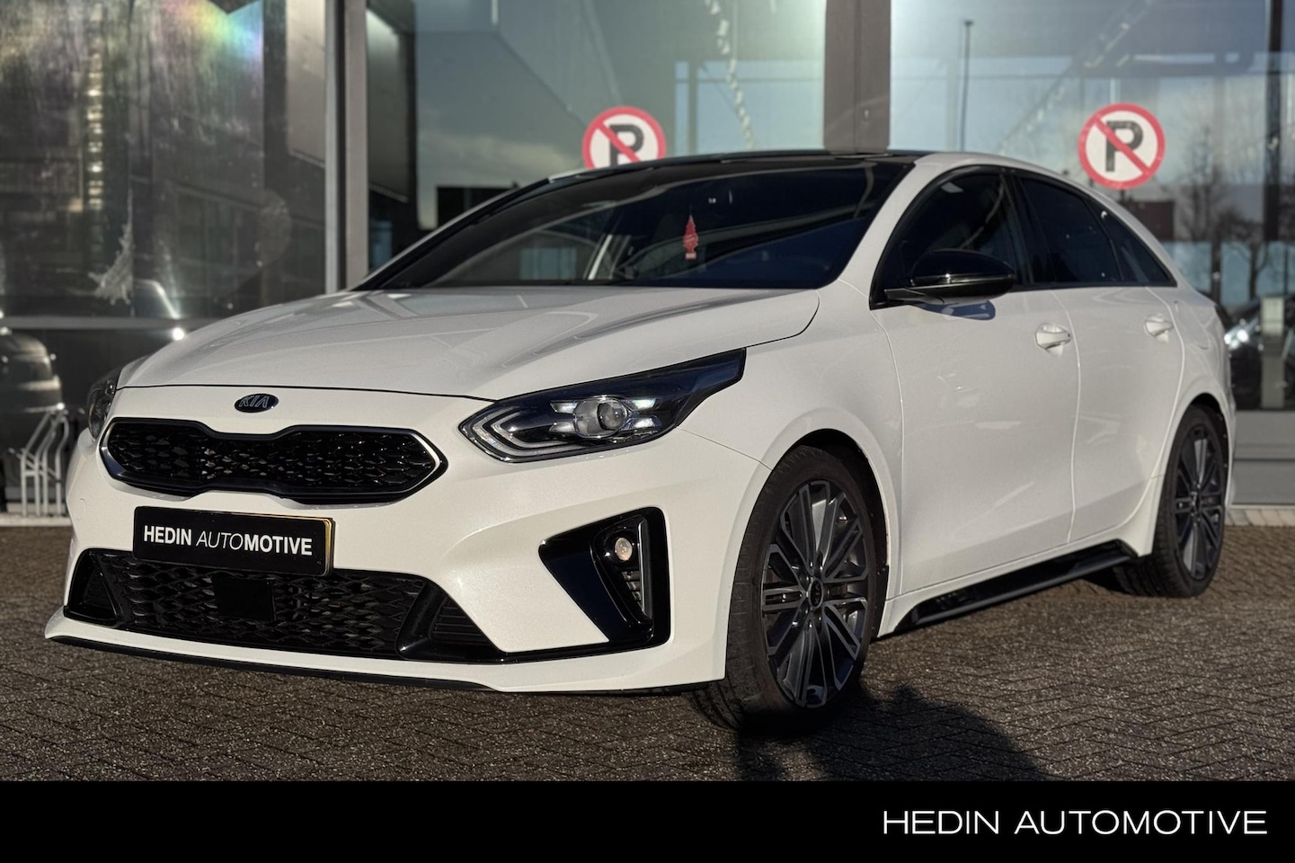 Kia Pro cee'd - 1.5 T-GDI GT-PlusLine | Pano-dak | 18'' lichtmetaal | Digitaal display | JBL-geluidssystee - AutoWereld.nl