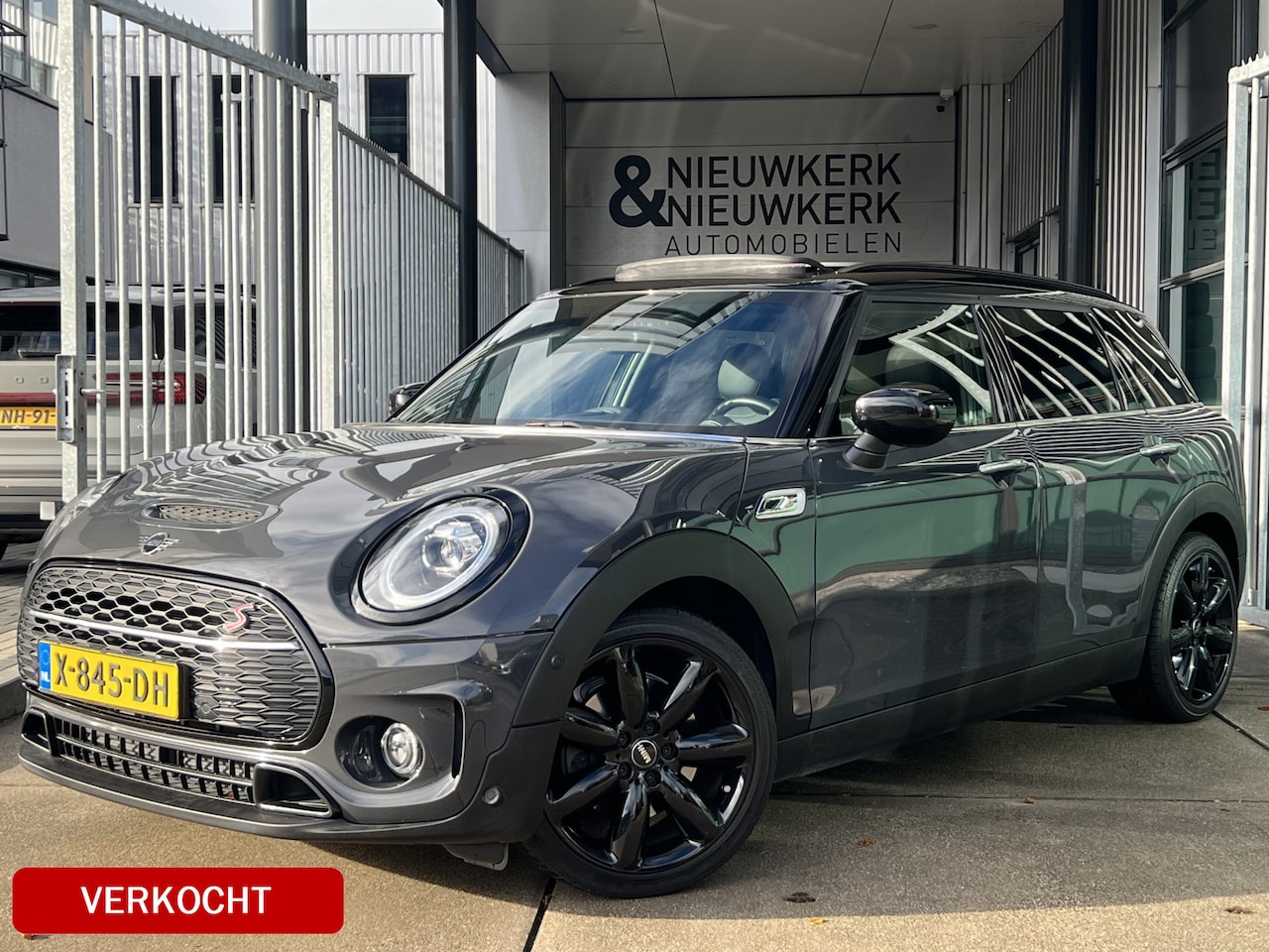 MINI Clubman - Mini 2.0 Cooper S Chili | AUTOMAAT | LEDER | SCHUIF/KANTELDAK | CARPLAY/ANDROID | HARMAN/K - AutoWereld.nl