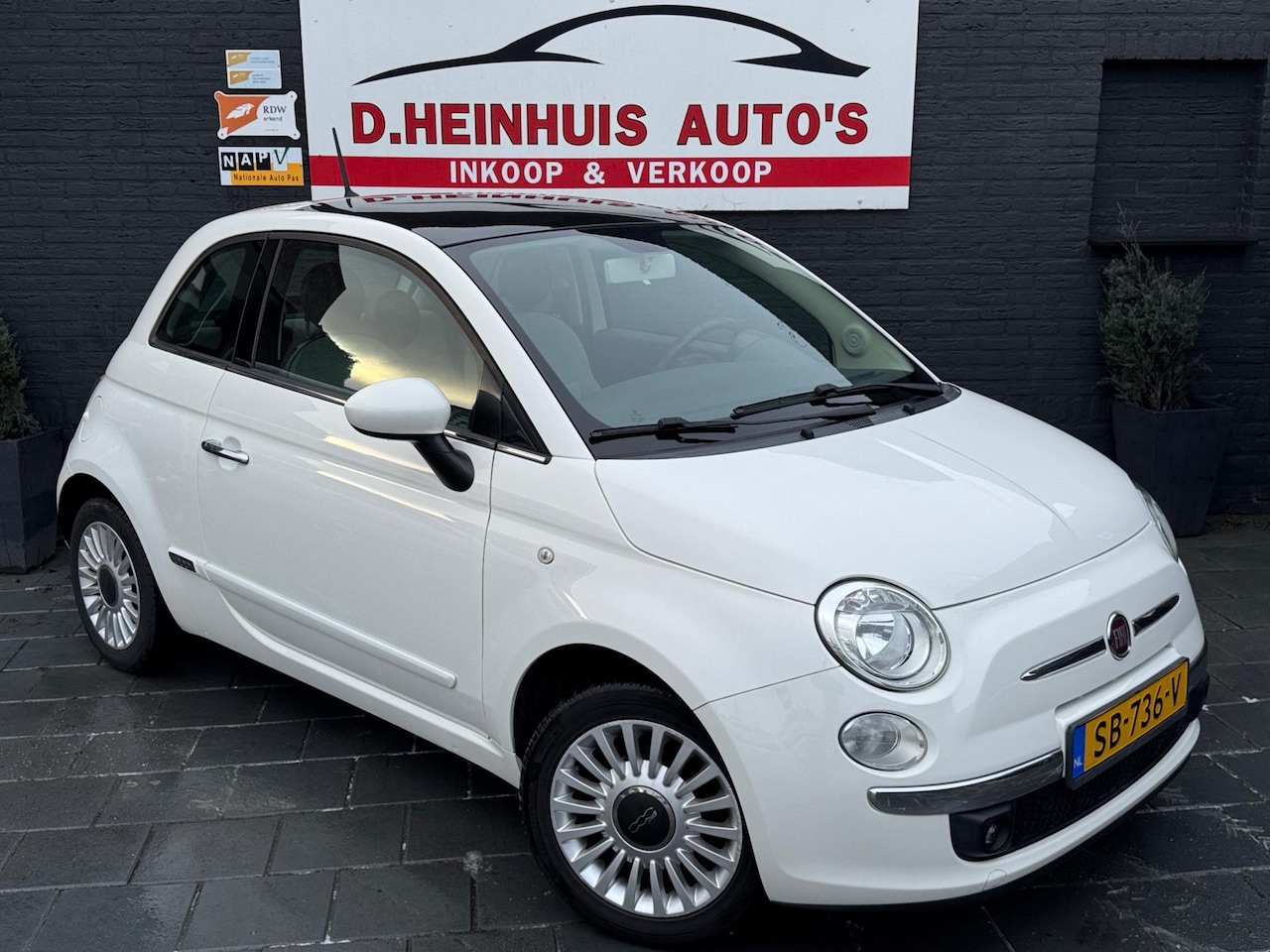 Fiat 500 - 1.2 LOUNGE*PANODAK*SUPER NETTE AUTO* - AutoWereld.nl