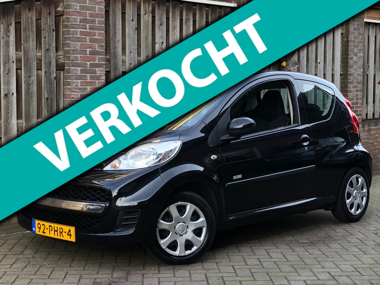 Peugeot 107 - 1.0-12V Millesim 200 AIRCO, Zwart, 117DKM, 2de eigenaar! - AutoWereld.nl