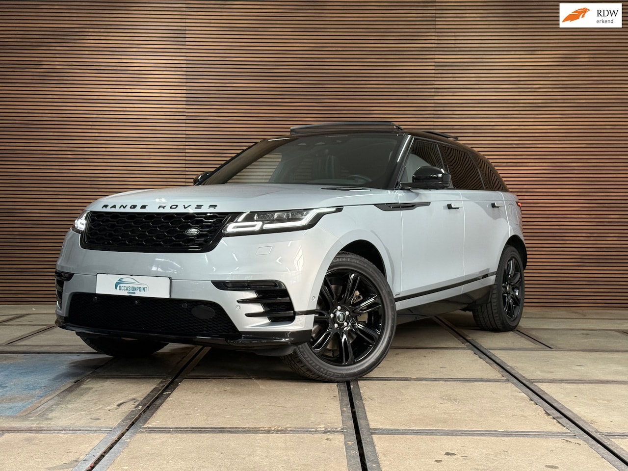 Land Rover Range Rover Velar - 2.0 P400e R-Dynamic SE | Pano | Meridian | Memory | Massagestoelen | Navigatie - AutoWereld.nl