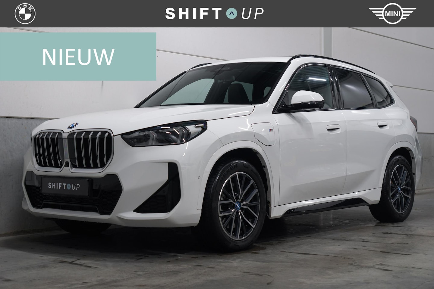 BMW X1 - xDrive30e M-Sport | Panoramadak | Harman Kardon | Elektr. Trekhaak - AutoWereld.nl