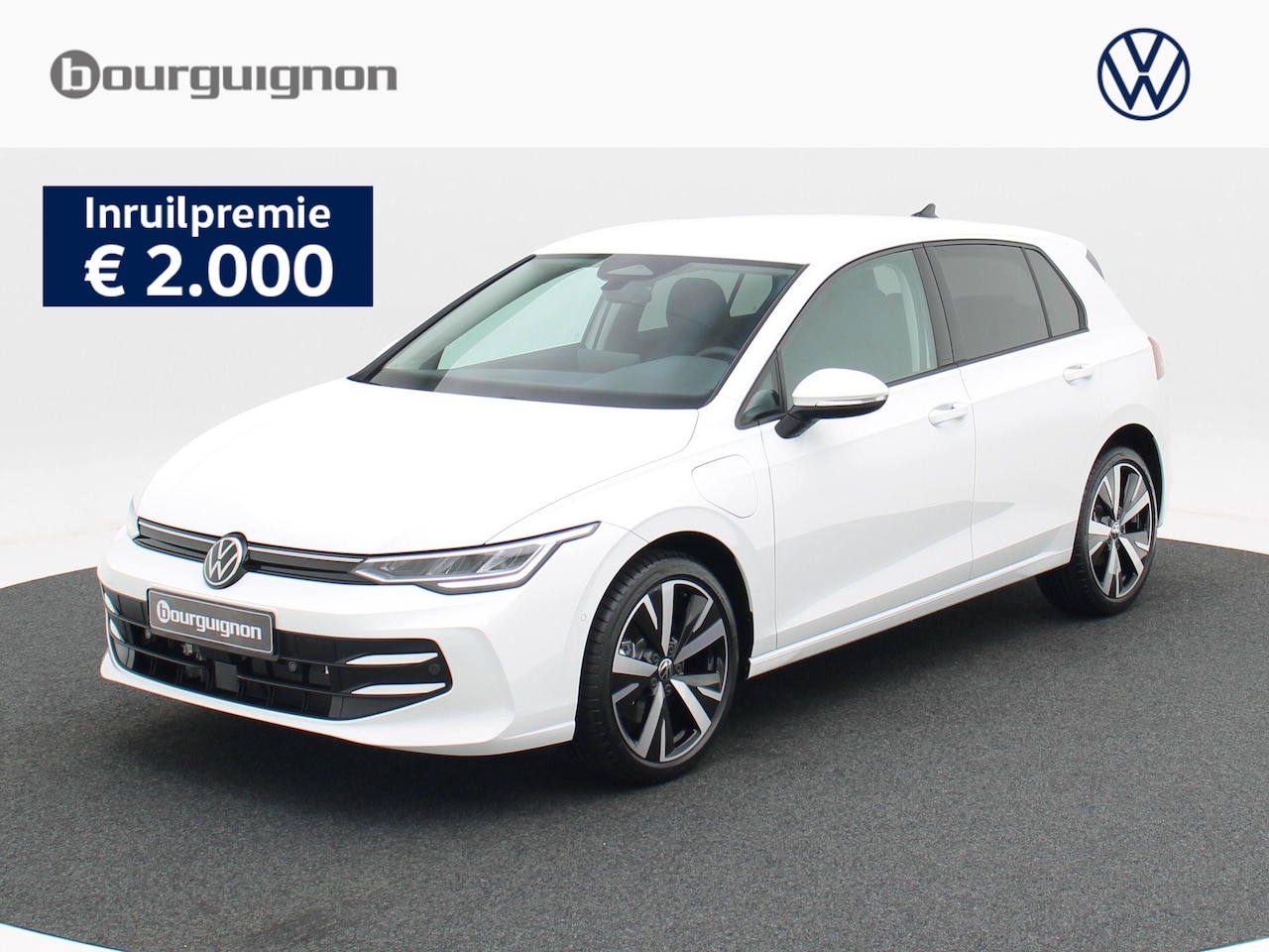 Volkswagen Golf - Life Edition 1.5 eHybrid 204 PK | Trekhaak | Adaptive Cruise Control | Stoelverwarming | 1 - AutoWereld.nl
