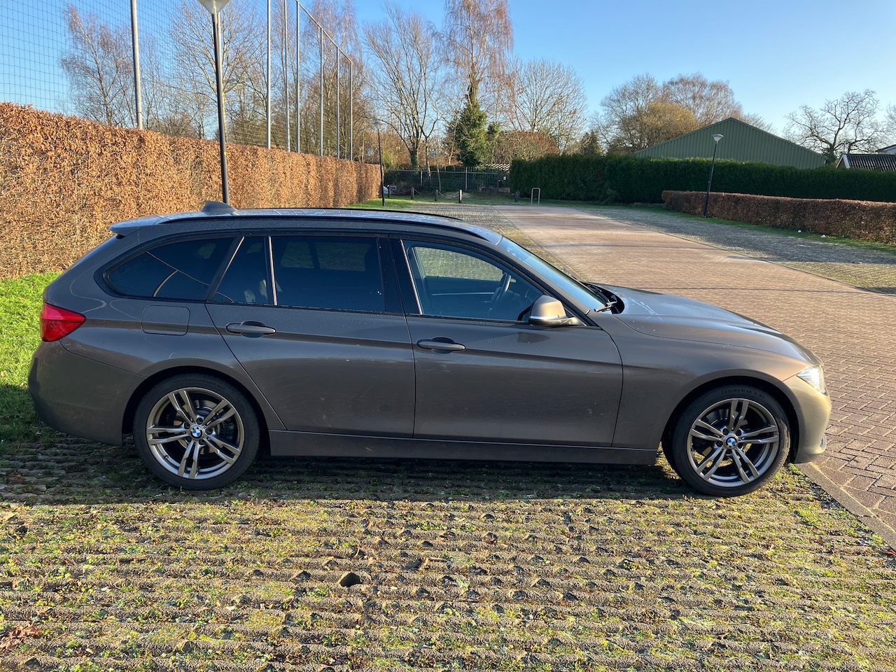 BMW 3-serie Touring - 318i Luxury Line High Executive - AutoWereld.nl
