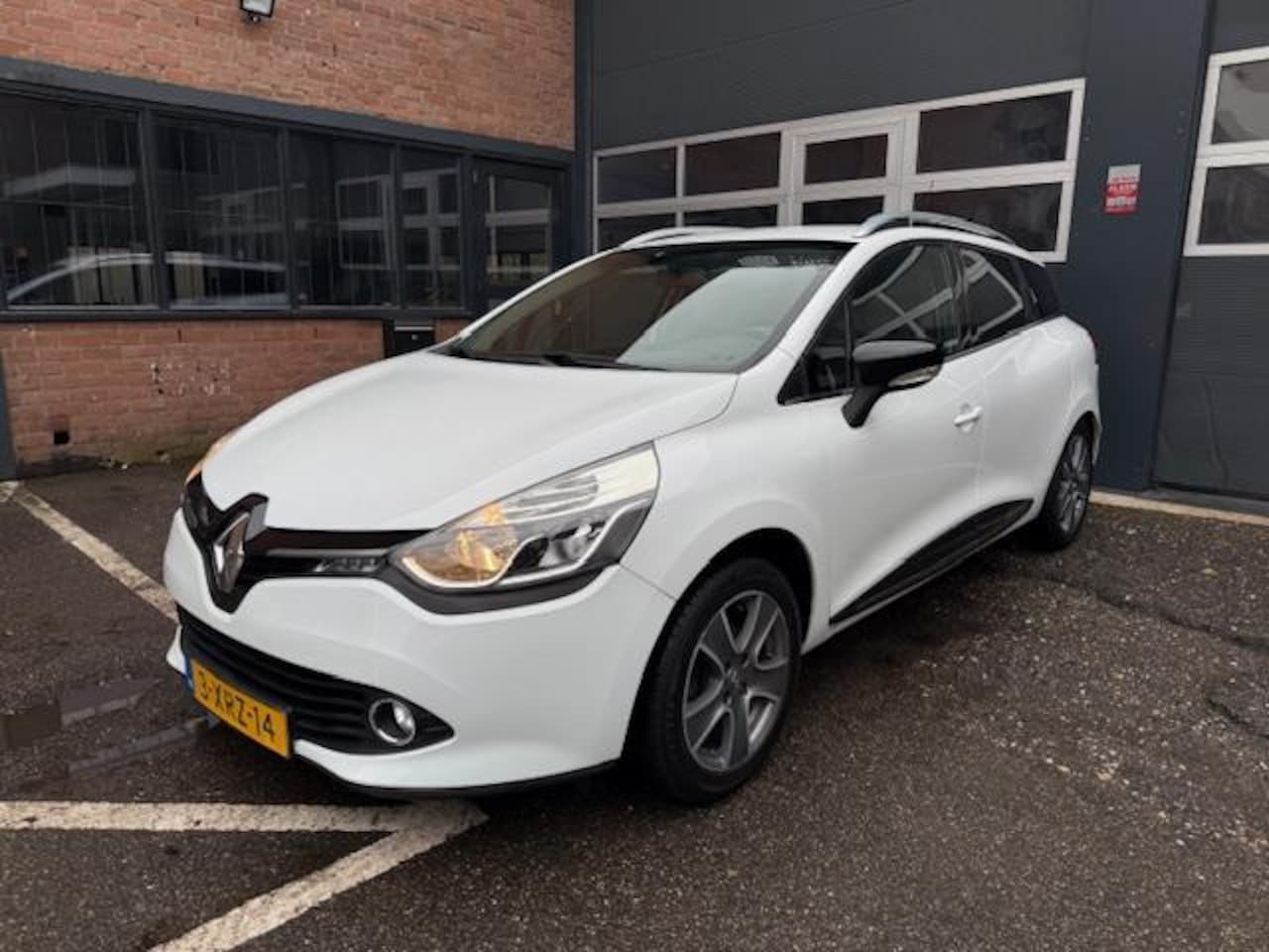 Renault Clio Estate - 0.9 TCe Night&Day nap cruise bass reflex - AutoWereld.nl