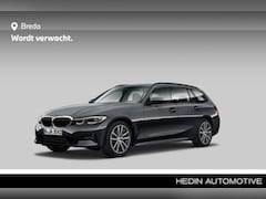 BMW 3-serie Touring - 320i Business Edition | Achteruitrijcamera | Ambiente verlichting | Stoelverwarming | PDC