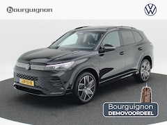 Volkswagen Tiguan - 1.5 eHybrid R-Line Edition 204 PK | Trekhaak | Panoramadak | Adaptieve Cruise Control | St