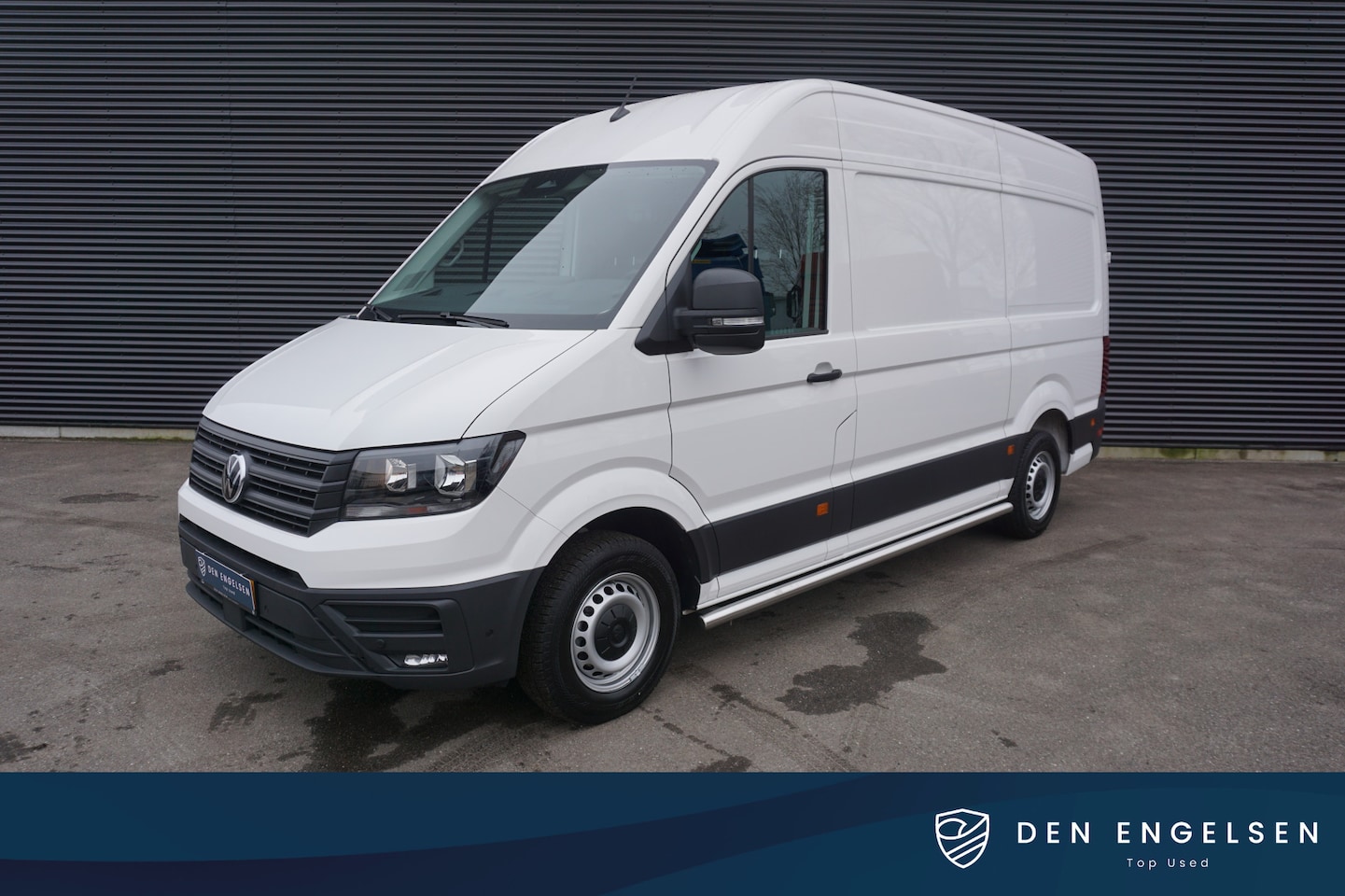 Volkswagen Crafter - 140 PK Automaat Facelift L3H3/L2H2 Apple carplay Camera Cruise Trekhaak Digitaal Dashboard - AutoWereld.nl