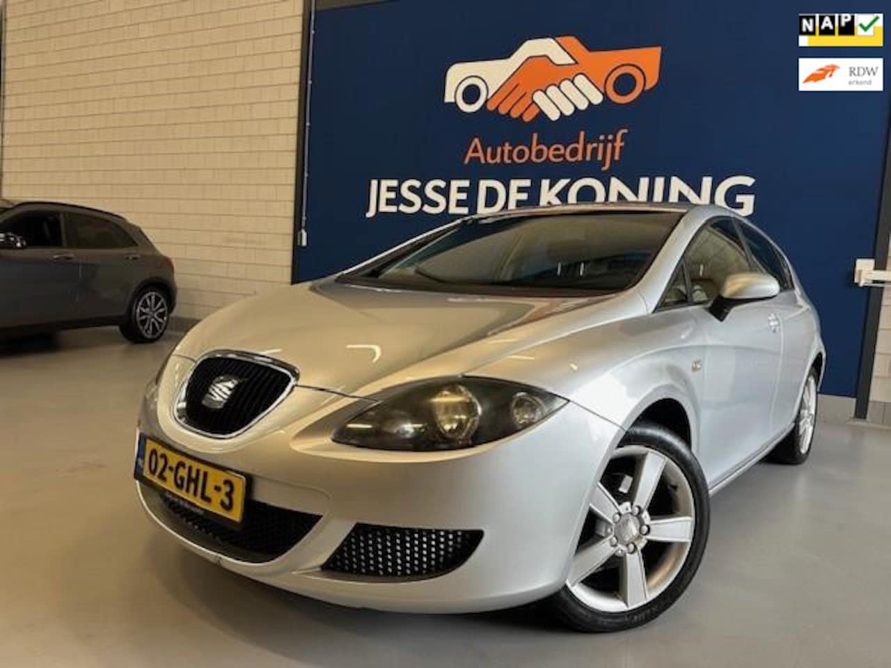 SEAT Leon - 1.9 TDI Ecomotive Reference / bj.2008 / kleur: grijs / Airco/ Sportvelgen/ Trekhaak / NAP - AutoWereld.nl