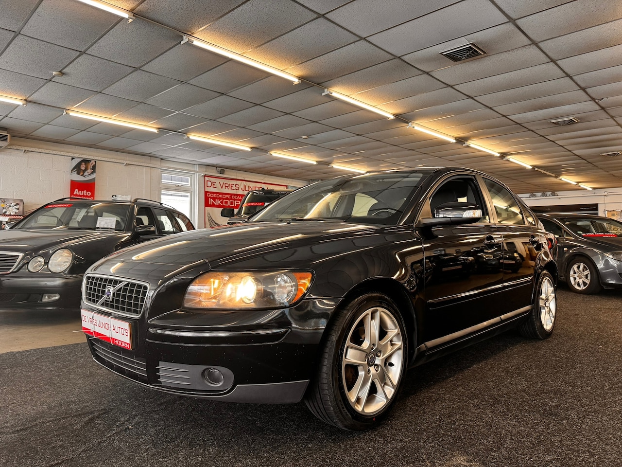 Volvo S40 - 2.0 Edition I Sport. Netjes onderhouden, carplay, cruise/climate control, trekhaak en meer - AutoWereld.nl