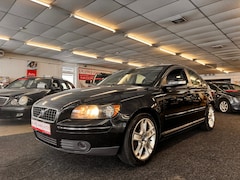 Volvo S40 - 2.0 Edition I Sport. Netjes onderhouden, carplay, cruise/climate control, trekhaak en meer
