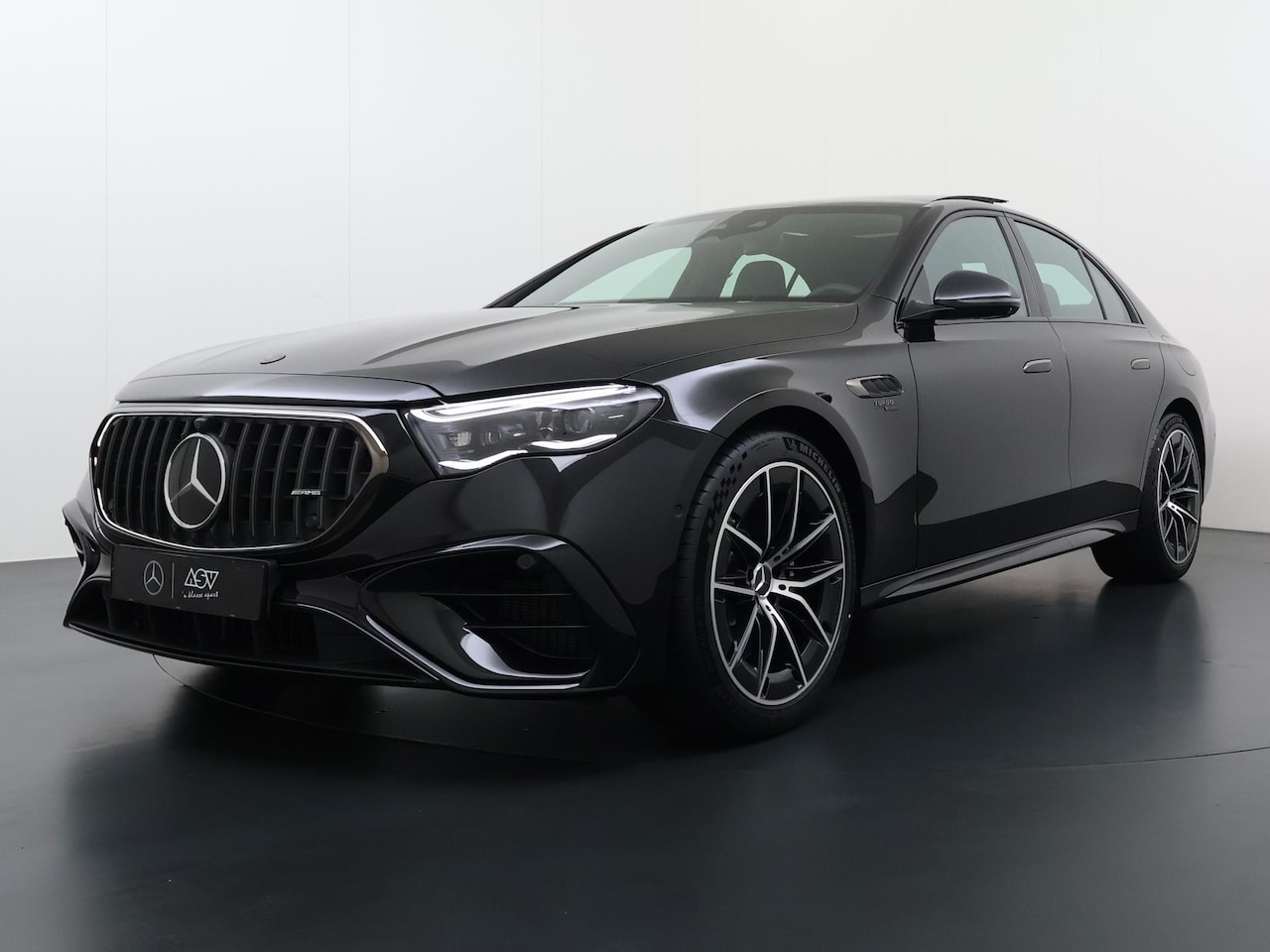 Mercedes-Benz E-klasse - AMG 53 4MATIC+ Night Edition | Massagestoelen Voorin | Achterasbesturing | Panorama - Schu - AutoWereld.nl
