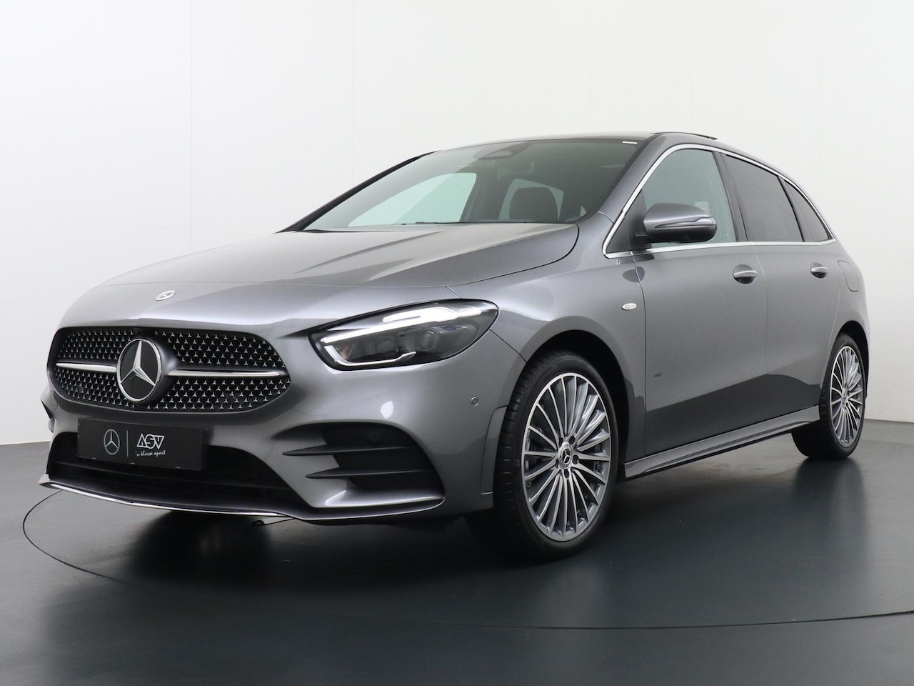 Mercedes-Benz B-klasse - 250 e Business Solution AMG | Distronic Cruise Control | Panorama - Schuifdak | Trekhaak W - AutoWereld.nl