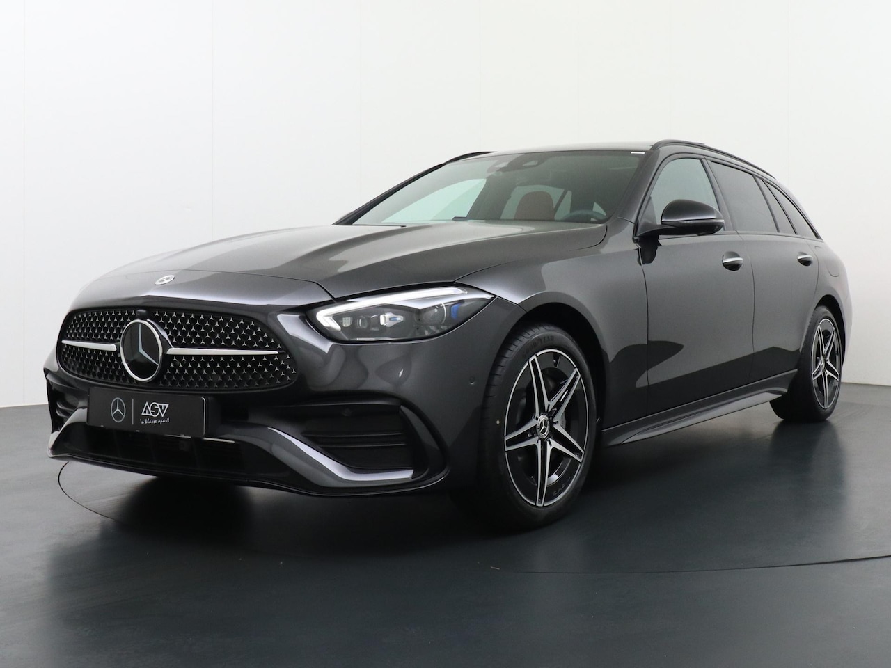 Mercedes-Benz C-klasse Estate - 300 e Business Solution AMG | Panorama - Schuifdak | Trekhaak Wegklapbaar | Memorystoelen - AutoWereld.nl