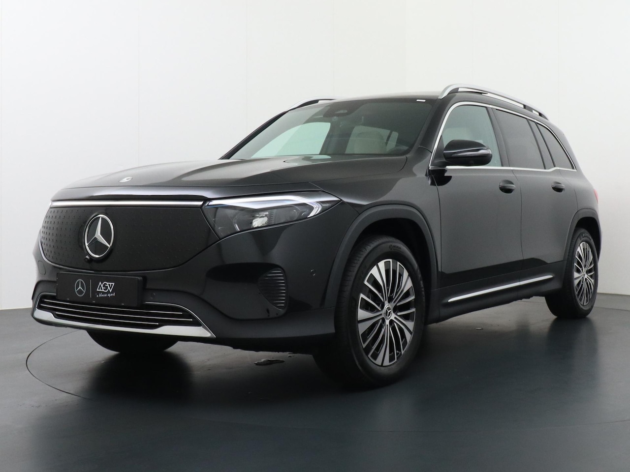 Mercedes-Benz EQB - 250+ Business Solution Luxury 71 kWh Accu | Panorama - Schuifdak | Trekhaak Wegklapbaar | - AutoWereld.nl