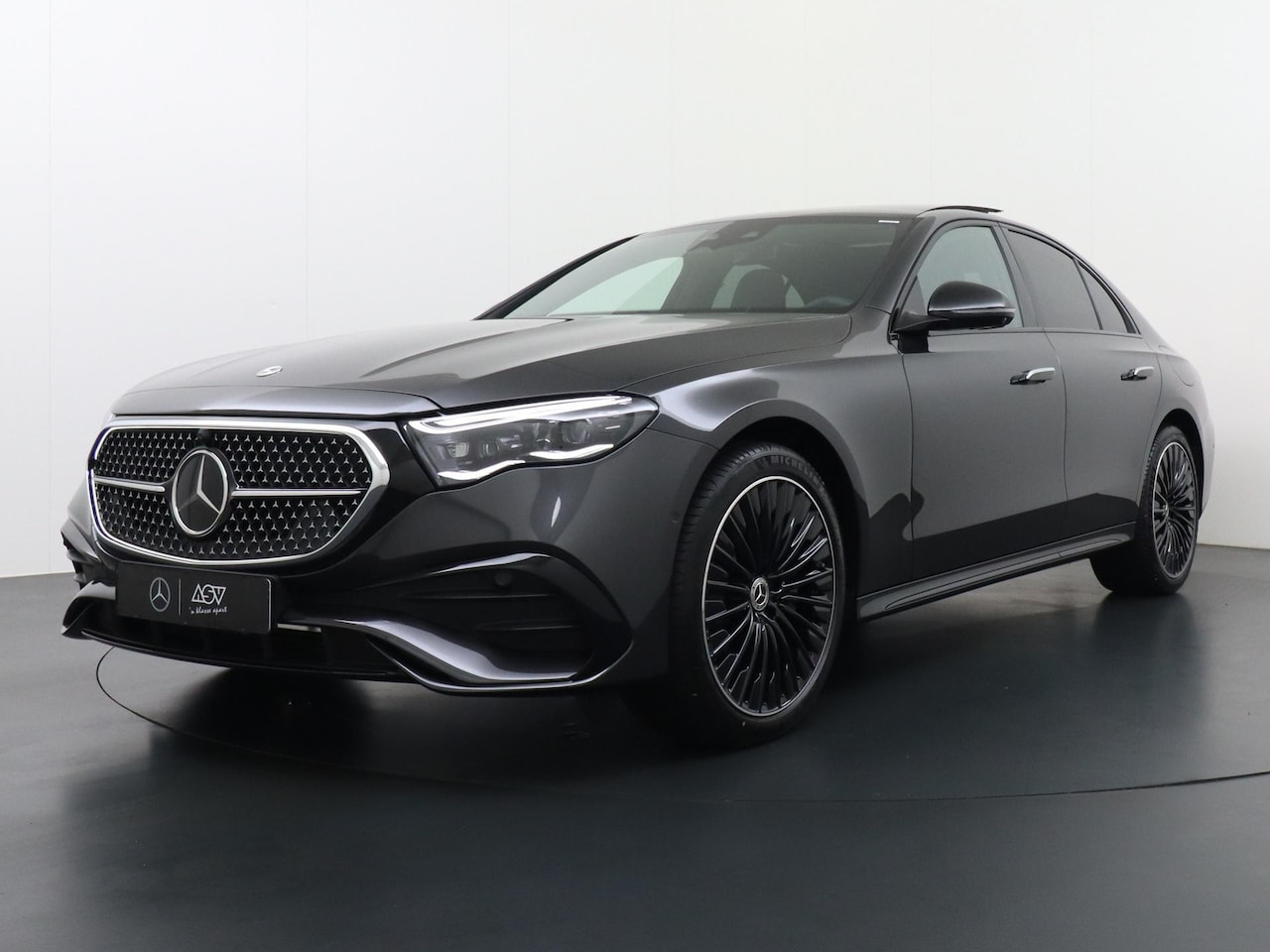 Mercedes-Benz E-klasse - 300 e Sport Edition | Panorama - Schuifdak | Trekhaak Wegklapbaar | Burmester 4D Surround - AutoWereld.nl