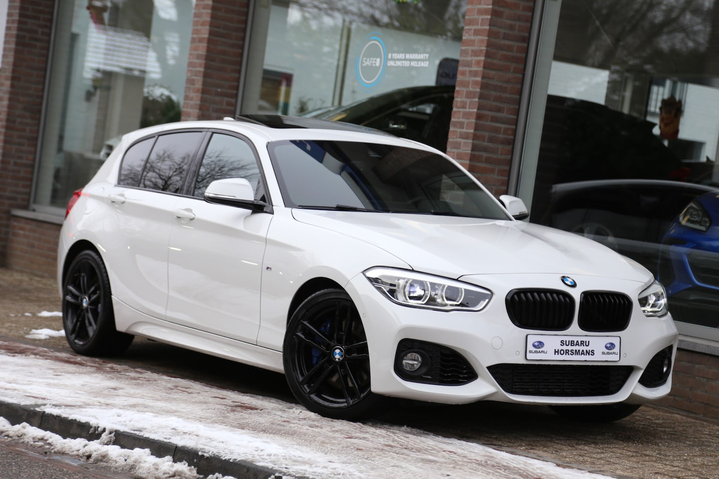 BMW 1-serie - 118i M-Sport High Exec Autom Schuifdak HK Camera Leer Navi LED - AutoWereld.nl