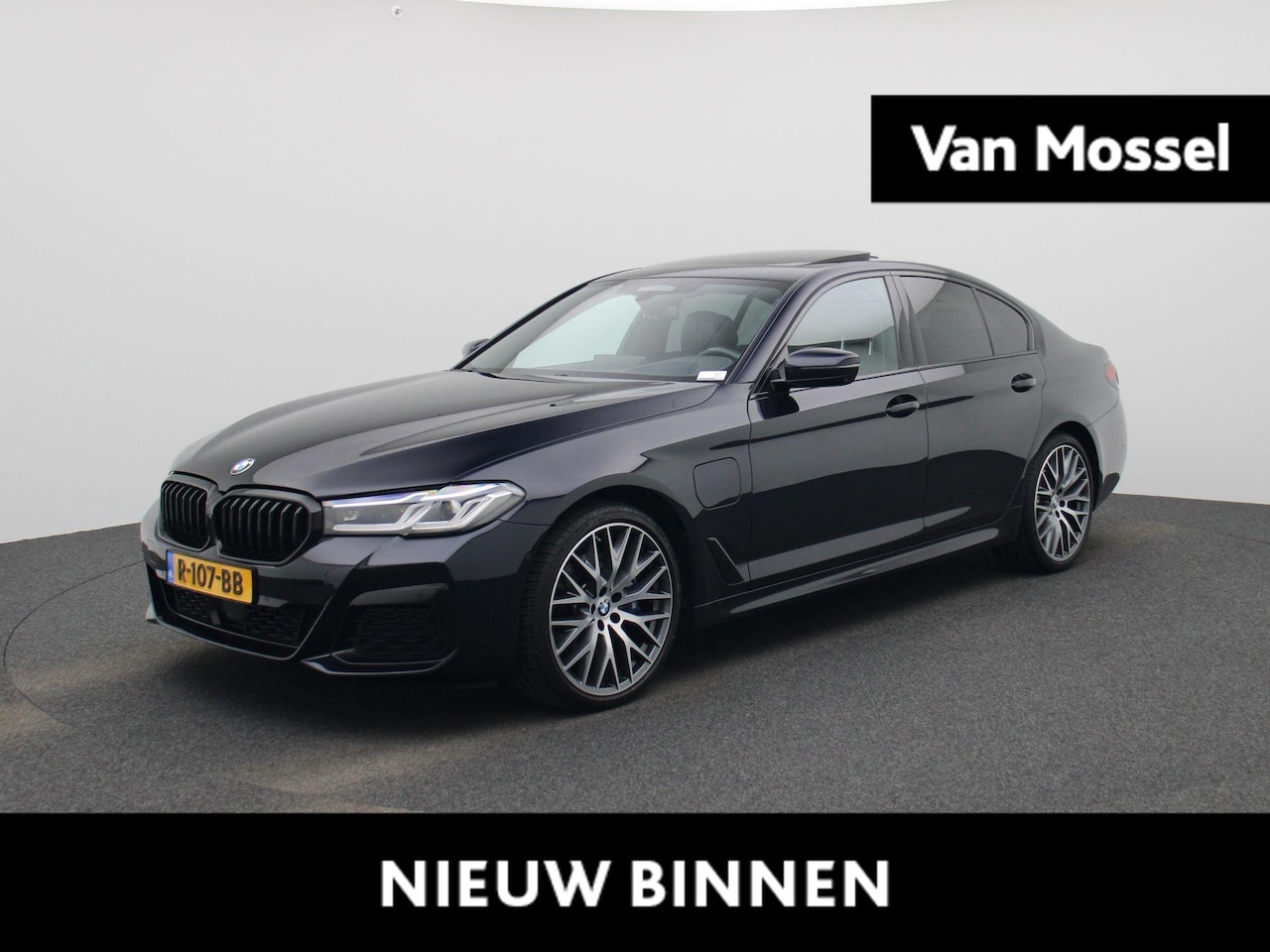 BMW 5-serie - 530e xDrive Business Edition Plus | Automaat | Apple Carplay/Android Auto | Panoramadak | - AutoWereld.nl