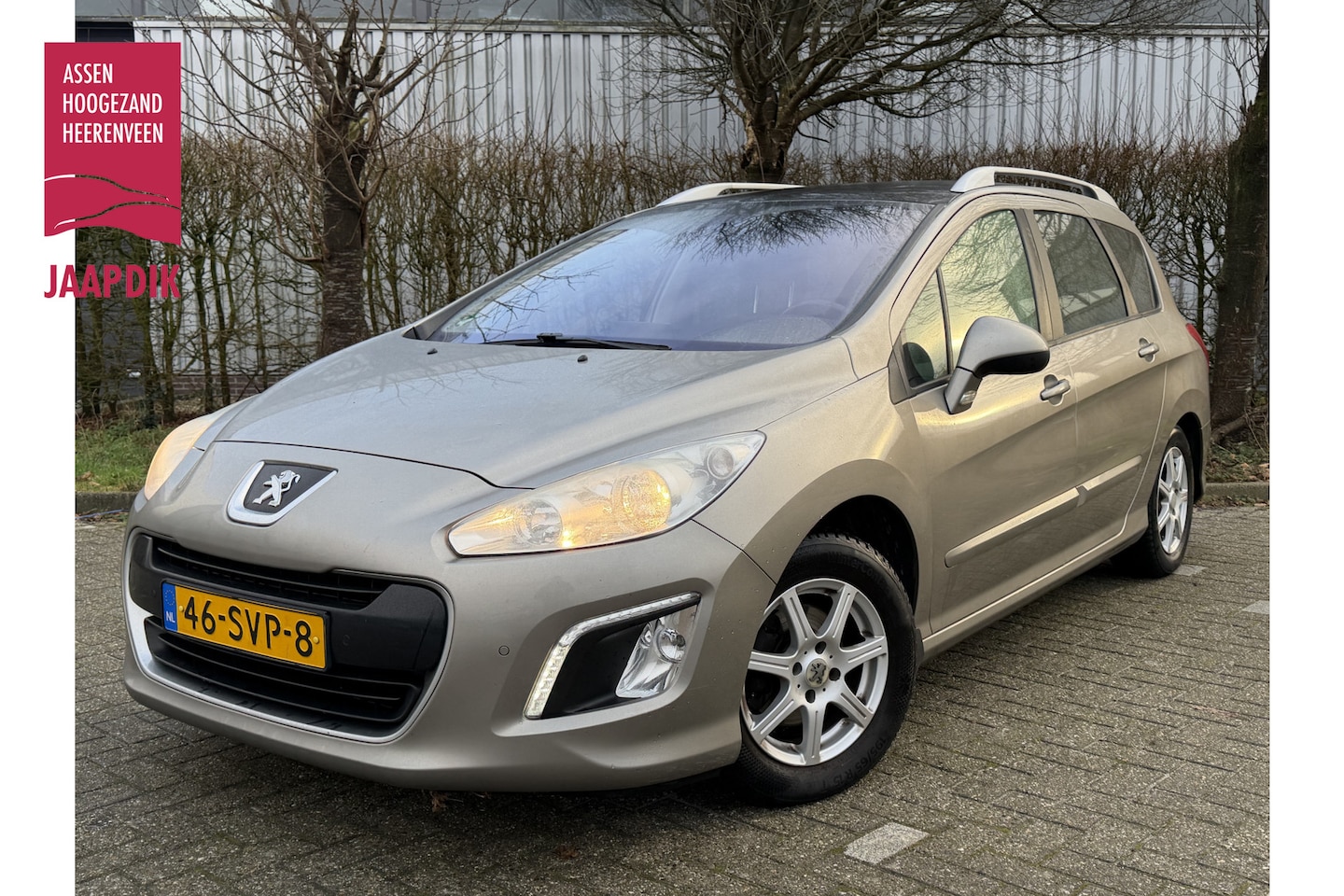 Peugeot 308 SW - BJR 2012 1.6 e-HDi 112 PK Première PANORAMADAK | CRUISE | CLIMA | TREKHAAK - AutoWereld.nl