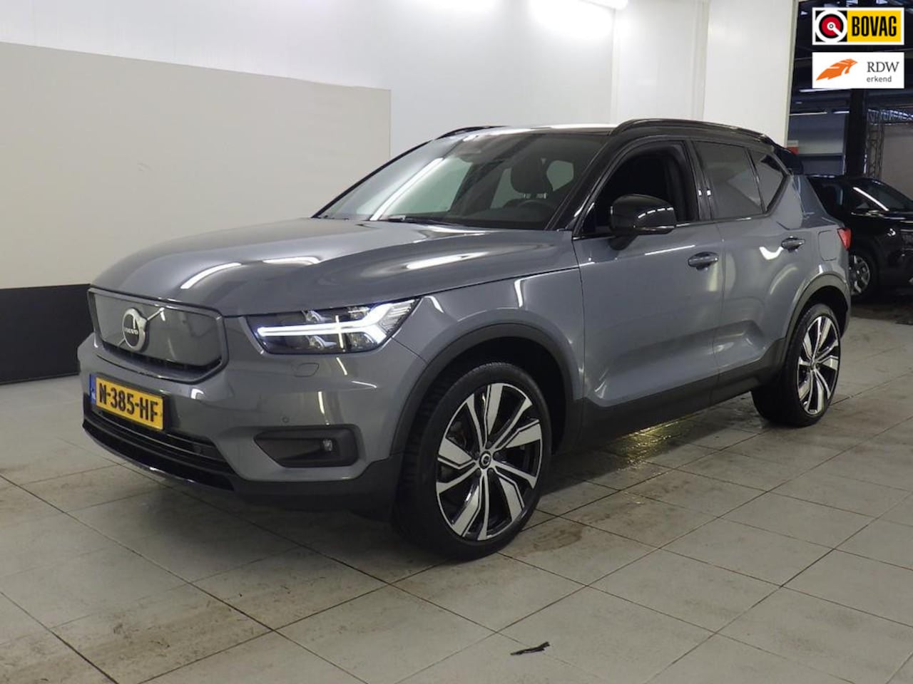 Volvo XC40 - Recharge P8 AWD R-Design Recharge P8 AWD R-Design - AutoWereld.nl