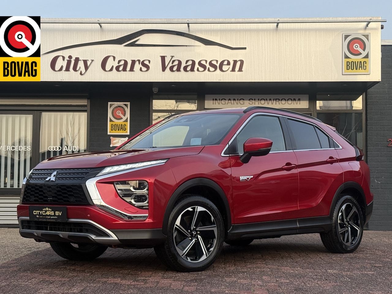 Mitsubishi Eclipse Cross - 2.4 PHEV Instyle automaat plug in hybrid apple carplay climate ctr cruise ctr afn trekhaak - AutoWereld.nl