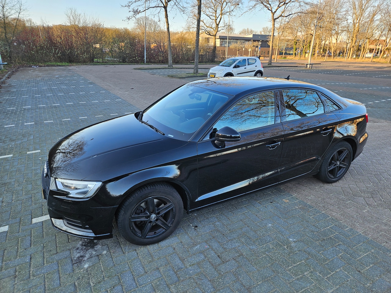 Audi A3 Limousine - 30 TFSI Pro Line - AutoWereld.nl