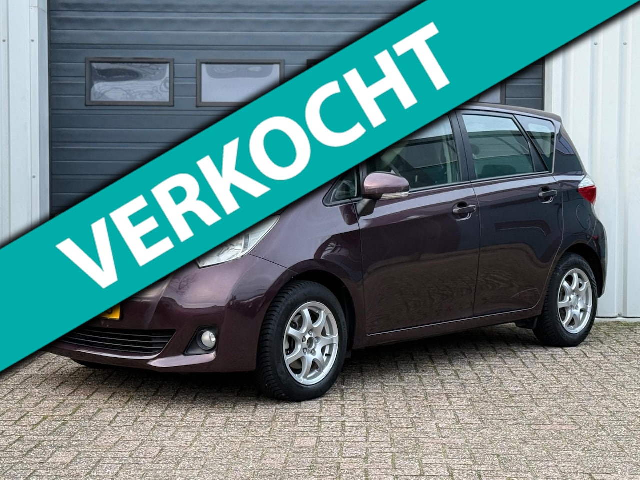 Toyota Verso S - 1.3 VVT-i Aspiration 1e EIG / AUTOMAAT / APK - AutoWereld.nl