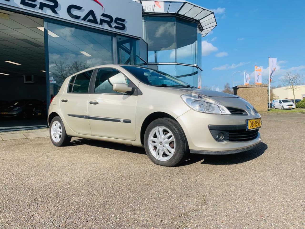 Renault Clio - 1.6-16V Dynamique 1.6-16V Dynamique, Airco, Achter Sensor, Cruise Control, NAP, APK - AutoWereld.nl