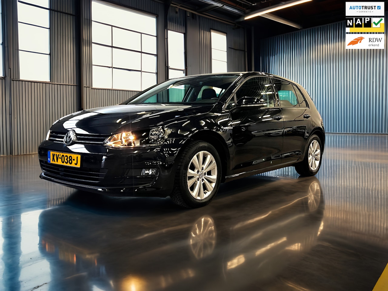 Volkswagen Golf - 1.0 TSI Connected Series Carplay_Camera_Navi_Clima - AutoWereld.nl